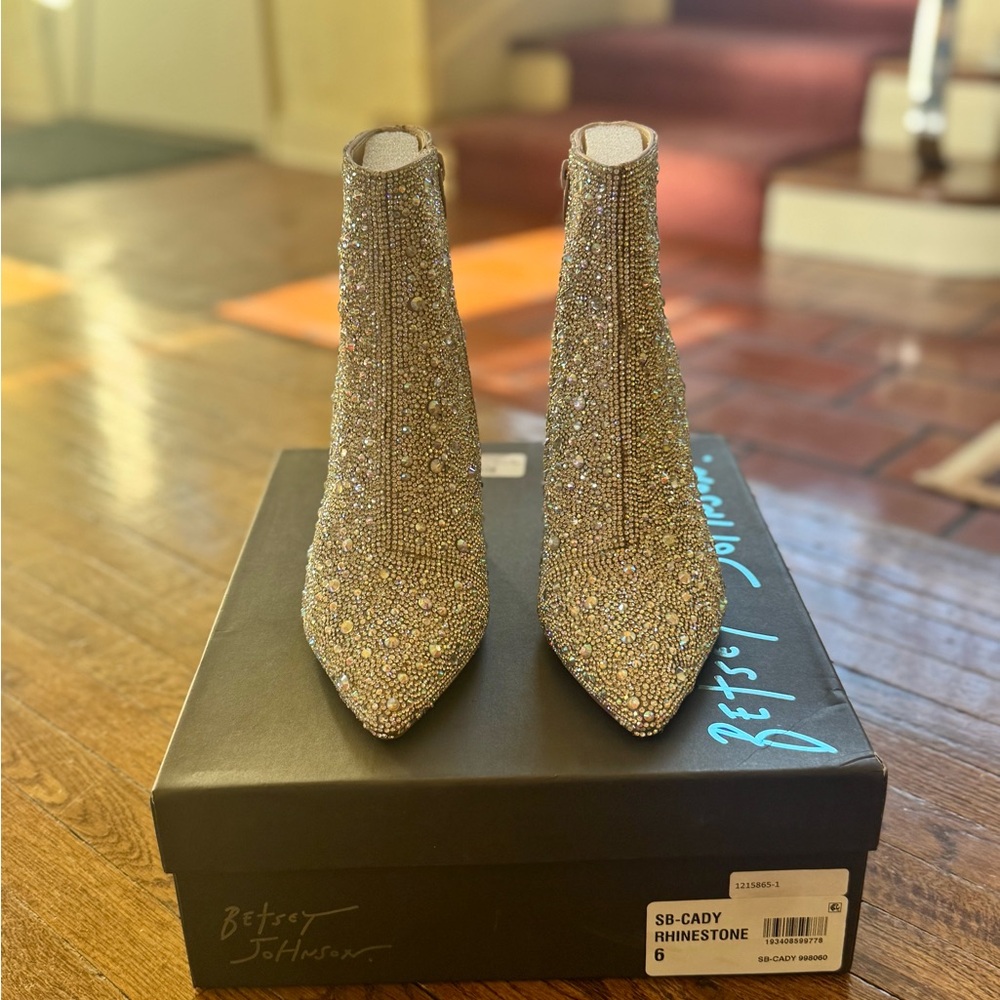 NWT Betsey Johnson Cady Silver Rhinestone Heeled Boots